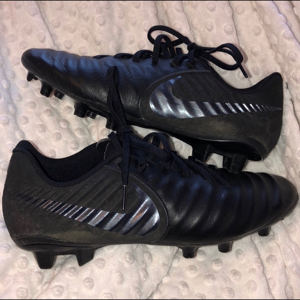 Nike Tiempo soccer/rugby cleats. Size 8.
